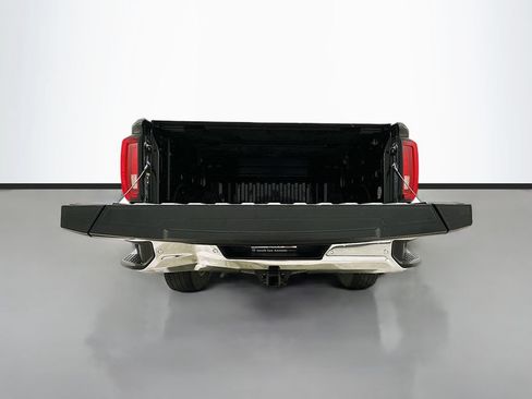Used 2020 GMC Sierra 1500 SLT RWD image 25