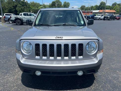 Used 2015 Jeep Patriot Sport w/ Power Value Group FWD image 7