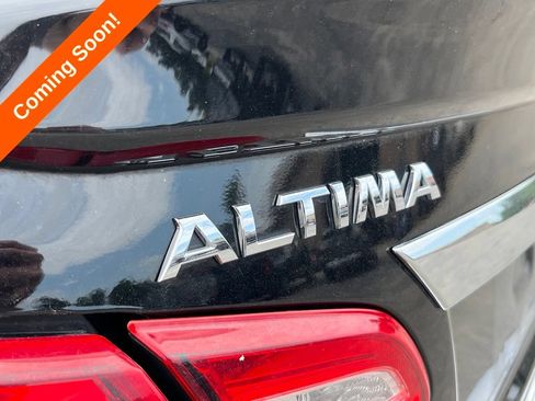 Used 2016 Nissan Altima 2.5 SR FWD image 9