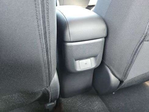 New 2025 Nissan Versa SR w/ Trunk Package image 17