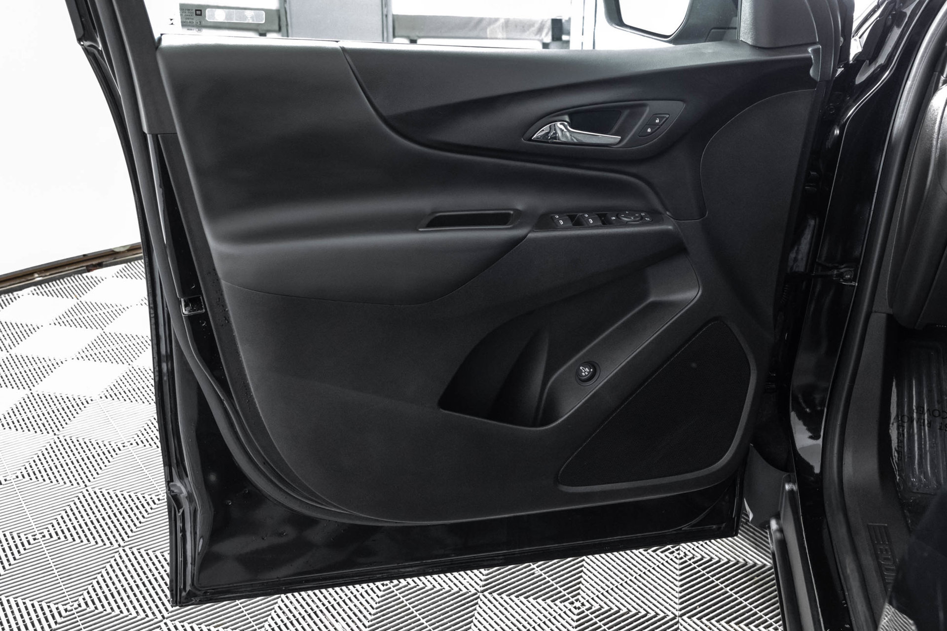 Used 2024 Chevrolet Equinox LT w/ LPO, Floor Liner Package AWD/4WD image 34