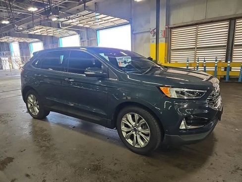 Used 2019 Ford Edge Titanium w/ Equipment Group 301A AWD/4WD image 3