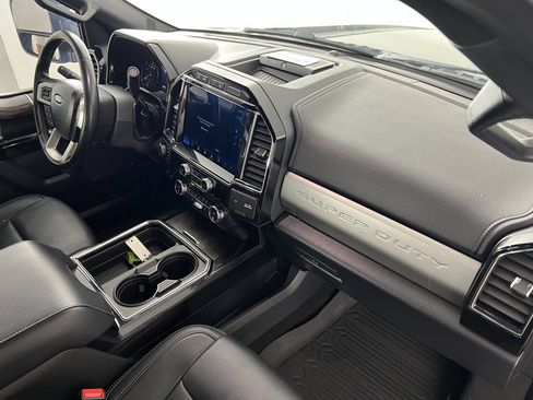 Used 2022 Ford F250 Lariat w/ Black Appearance Package AWD/4WD image 25