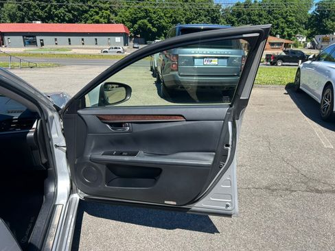 Used 2016 Lexus ES 350 w/ Navigation System Package FWD image 22