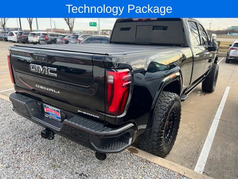 Used 2025 GMC Sierra 2500 Denali Ultimate image 5