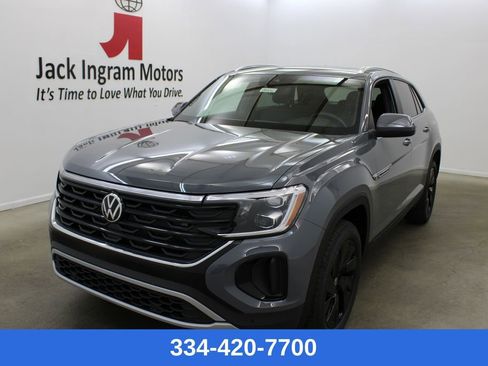 New 2026 Volkswagen Atlas Cross Sport SE image 1