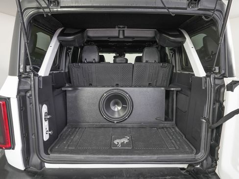 Used 2023 Ford Bronco Wildtrak image 11