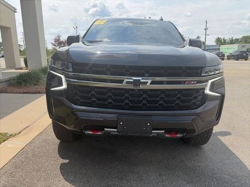 Used 2022 Chevrolet Tahoe Z71 w/ Luxury Package AWD/4WD image 4