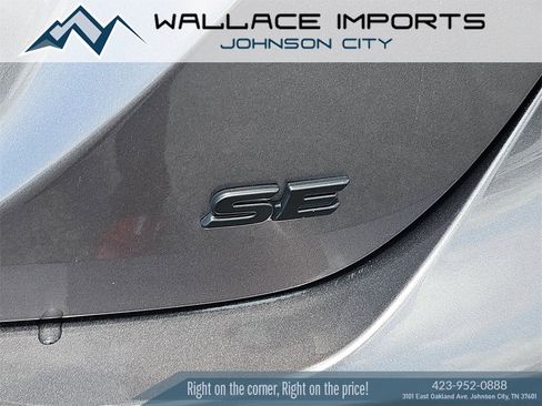 Used 2024 Toyota Camry SE image 6