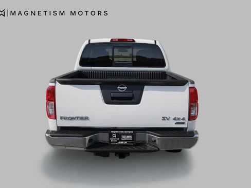 Used 2017 Nissan Frontier SV image 4