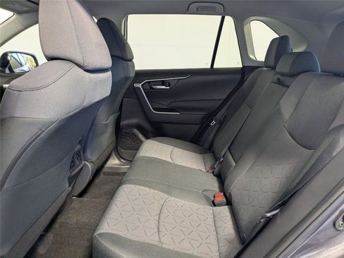 Used 2021 Toyota RAV4 XLE w/ Convenience Package image 21