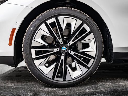 Certified 2025 BMW 530i xDrive image 13
