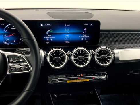 Used 2022 Mercedes-Benz GLB 250 image 5