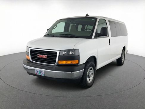 Used 2025 GMC Savana 3500 LT w/ LT Preferred Equipment Group image 3