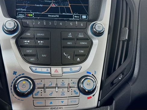 Used 2015 Chevrolet Equinox LTZ image 16