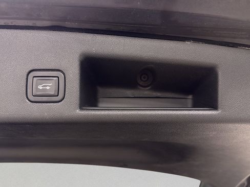 Used 2021 Chevrolet Equinox LT image 38