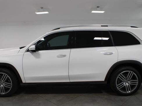 Used 2025 Mercedes-Benz GLS 450 4MATIC image 6