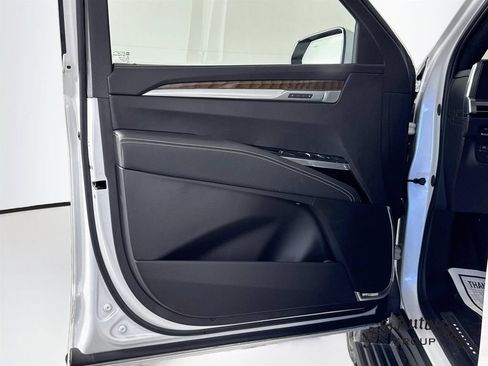 Used 2025 Cadillac Escalade Sport Platinum AWD/4WD image 23
