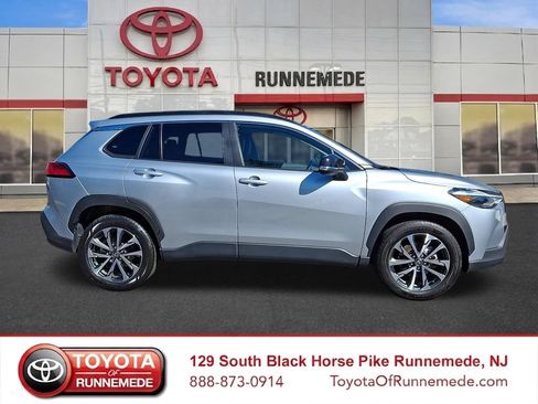 Certified 2025 Toyota Corolla Cross XLE AWD/4WD image 7