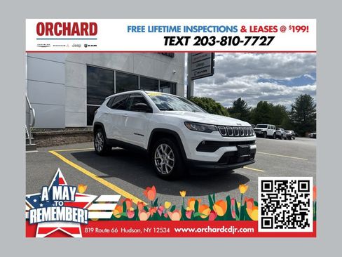 Used 2022 Jeep Compass Latitude w/ Sun and Sound Group AWD/4WD image 1