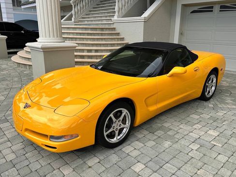 Used 2004 Chevrolet Corvette Convertible w/ Preferred Equipment Group RWD image 43