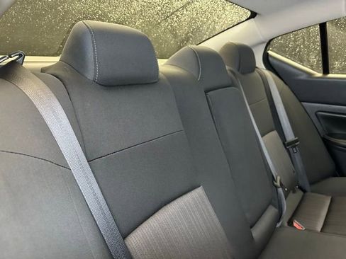 Used 2024 Nissan Altima 2.5 SV FWD image 18