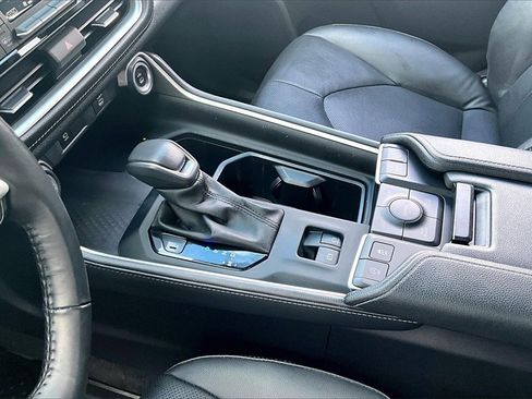 Used 2024 Toyota Grand Highlander Limited image 15