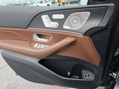 Used 2024 Mercedes-Benz GLE 350 4MATIC w/ AMG Line Exterior image 8