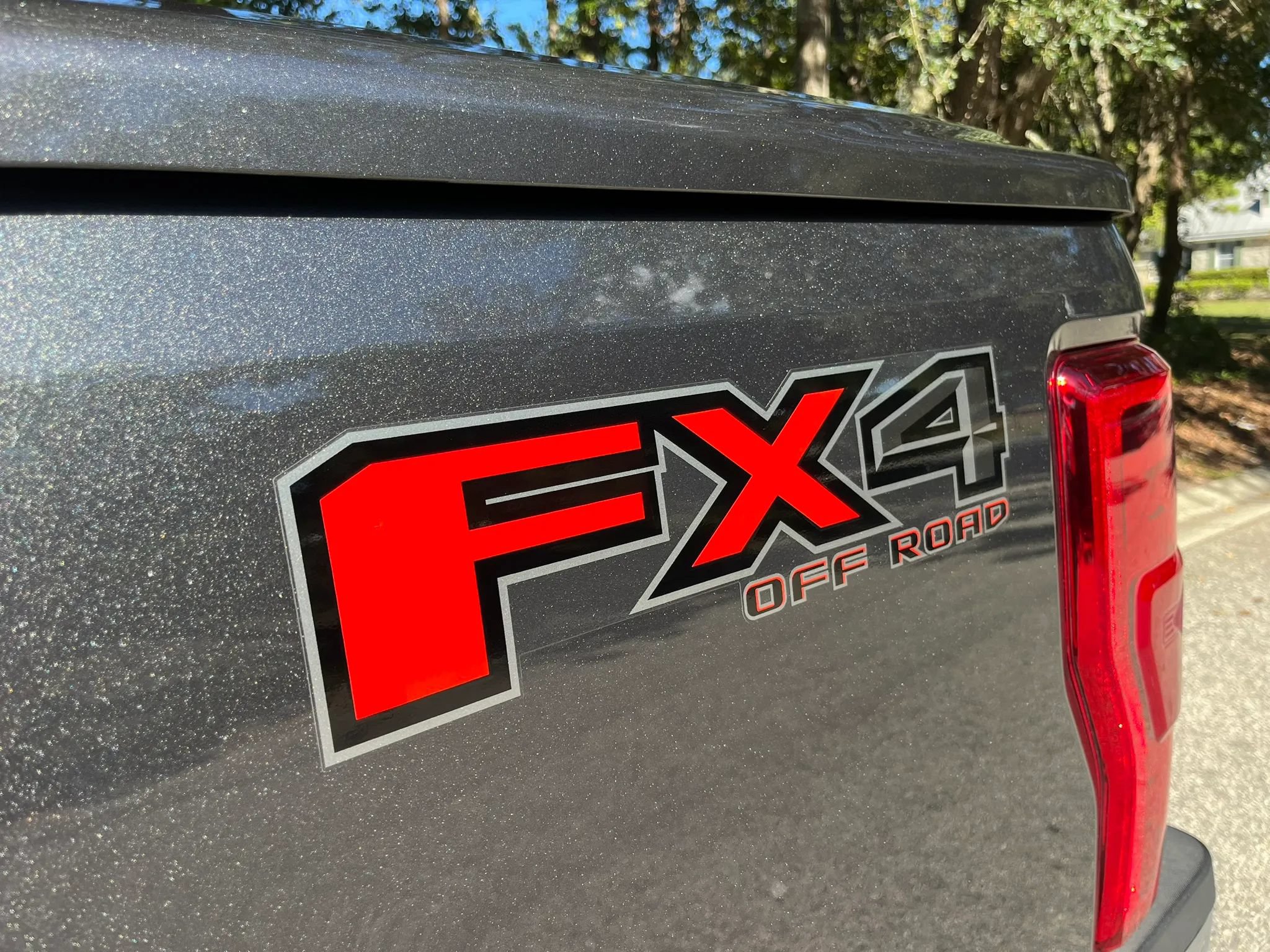 Used 2019 Ford F250 XLT w/ XLT Premium Package AWD/4WD image 11