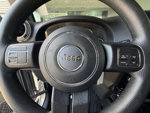 Used 2017 Jeep Wrangler Sport AWD/4WD image 21