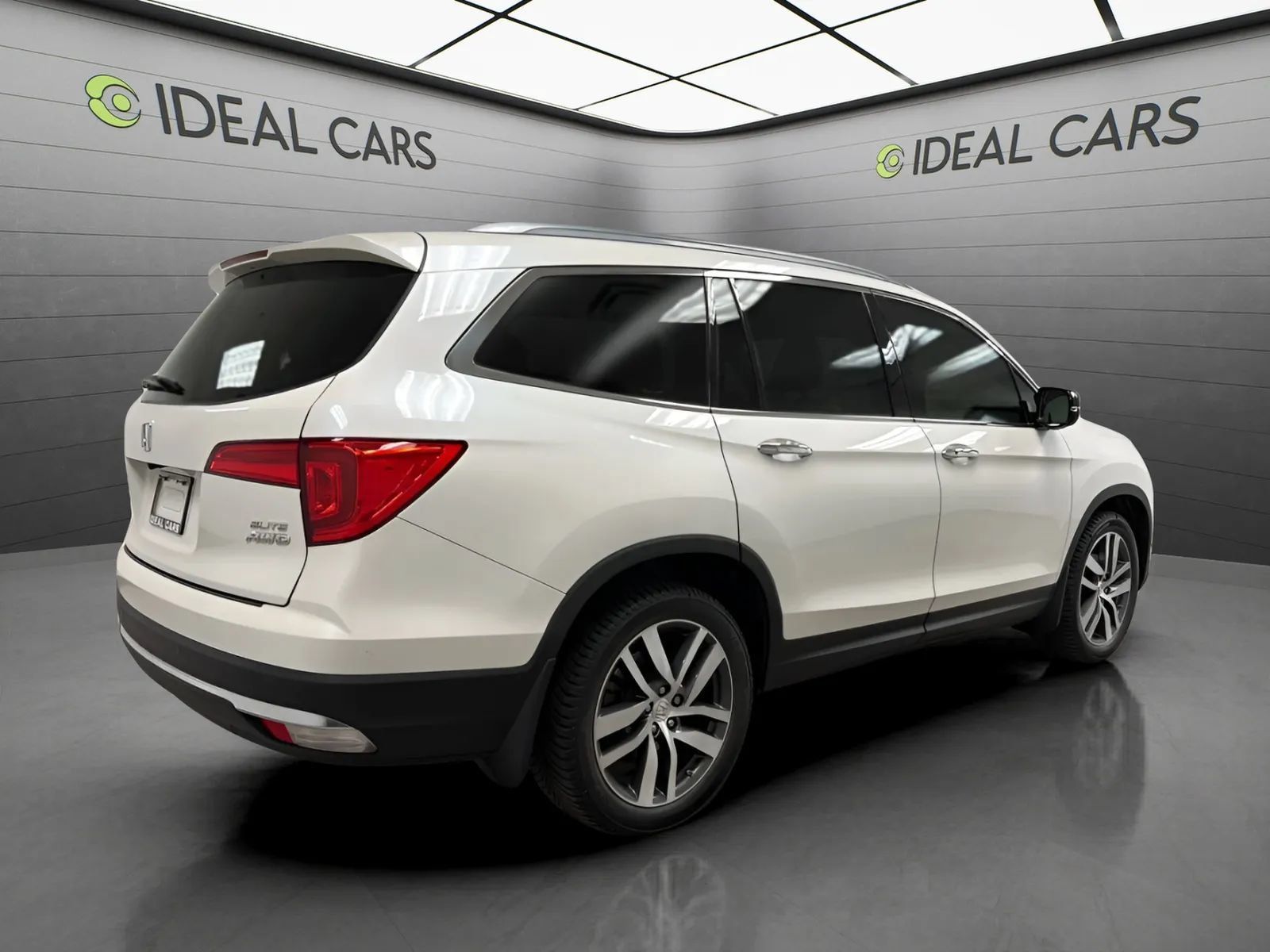 Used 2017 Honda Pilot Elite image 5