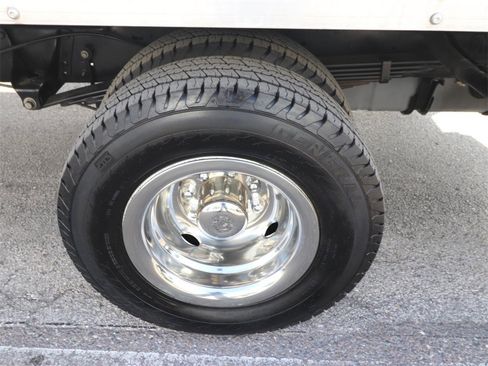 Certified 2024 Ford E-450 and Econoline 450 Super Duty w/ Power Windows & Locks Group image 16