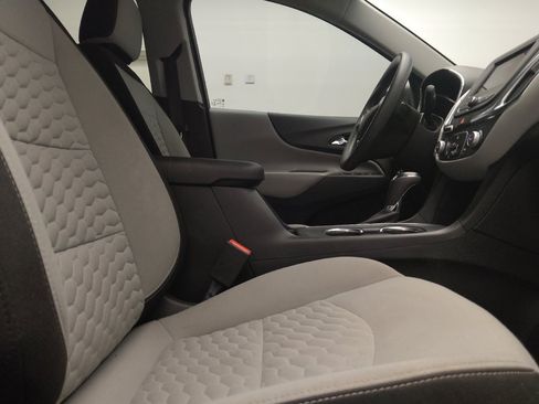 Used 2020 Chevrolet Equinox LS w/ LS Convenience Package FWD image 21