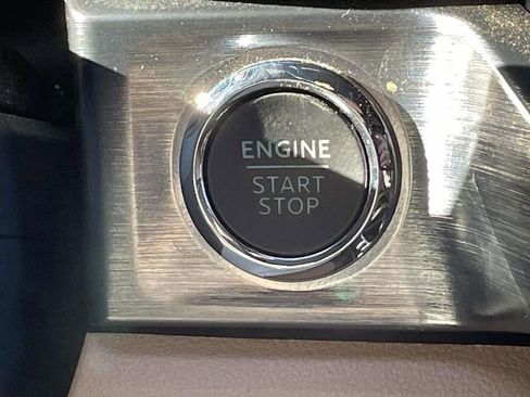 Used 2025 Ford F250 Lariat w/ Lariat Ultimate Package image 27