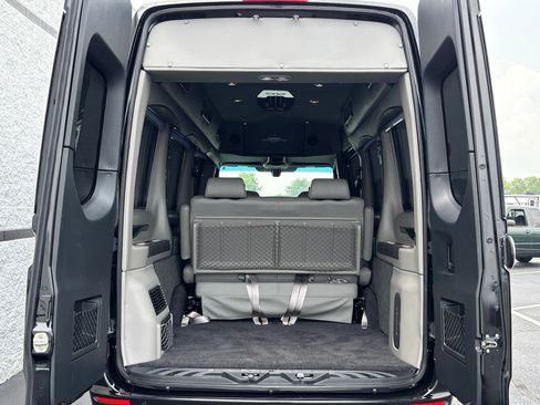 Used 2023 Mercedes-Benz Sprinter 2500 image 14