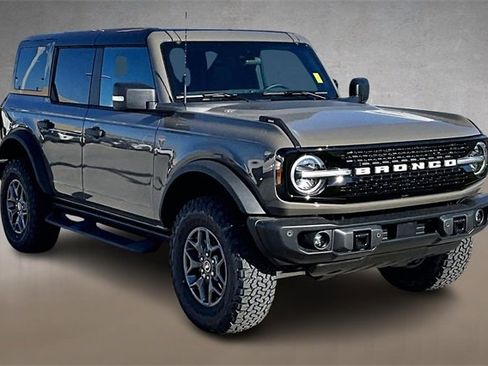 New 2025 Ford Bronco Badlands image 2