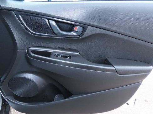 Used 2023 Hyundai Kona SE image 21