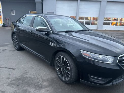 Used 2018 Ford Taurus Limited image 4
