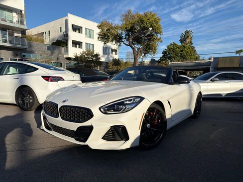 Used 2022 BMW Z4 M40i w/ Premium Package image 1