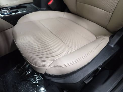 Certified 2022 Ford Escape SEL FWD image 27