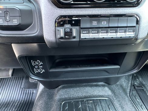 New 2026 RAM 4500 Tradesman w/ Chrome Appearance Group AWD/4WD image 28
