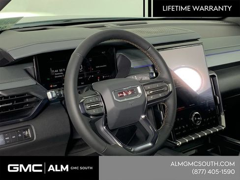 New 2026 GMC Acadia AT4 w/ Luxury Package AWD/4WD image 8