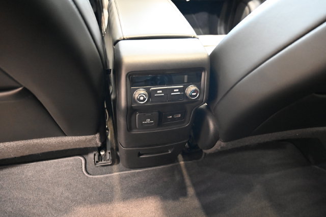 Used 2020 GMC Acadia SLT AWD/4WD image 28
