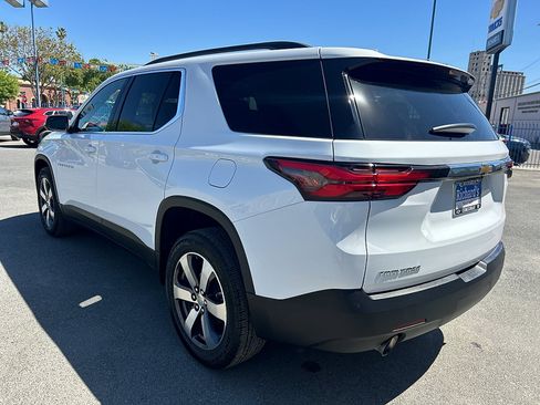 Used 2023 Chevrolet Traverse LT w/ LT Premium Package FWD image 5