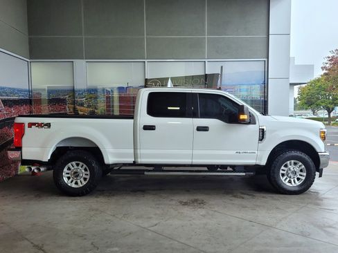 Used 2019 Ford F250 XLT w/ XLT Value Package image 4