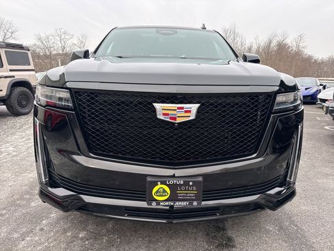 Used 2023 Cadillac Escalade Sport image 3