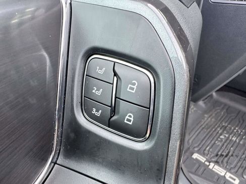 Used 2022 Ford F150 Lariat w/ Equipment Group 502A High image 10