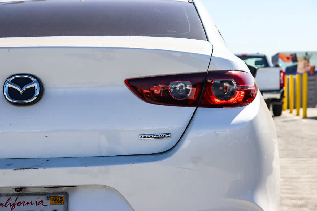Used 2019 MAZDA MAZDA3 Sedan w/ Preferred Package FWD image 9