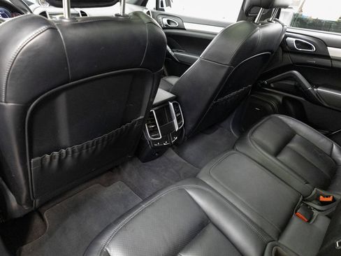 Used 2017 Porsche Cayenne S AWD/4WD image 28