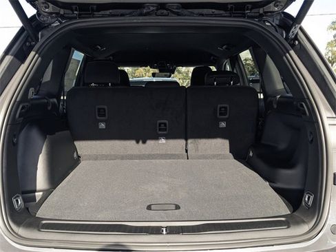 New 2025 Jeep Grand Cherokee Laredo w/ Luxury Tech Group I image 12